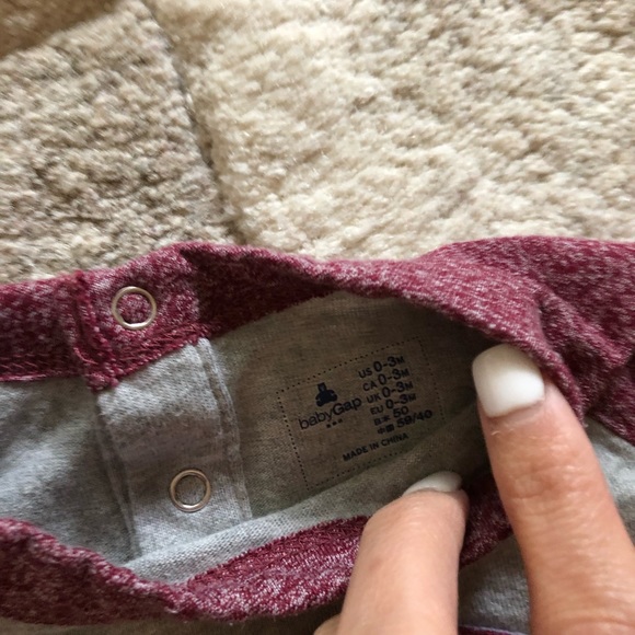 Gap onesies bundle - Picture 3 of 5